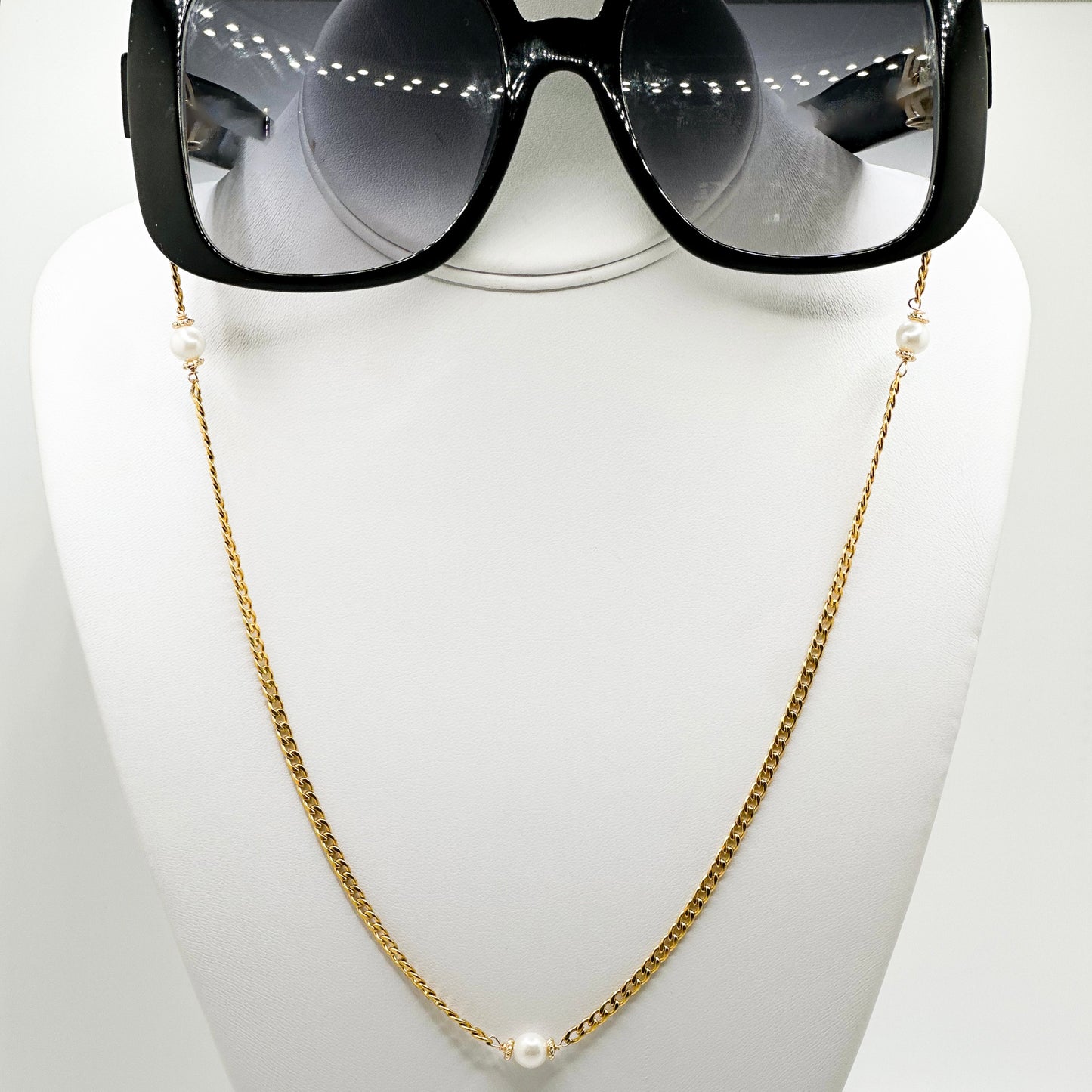 Pearl Girl Sunglasses Chain