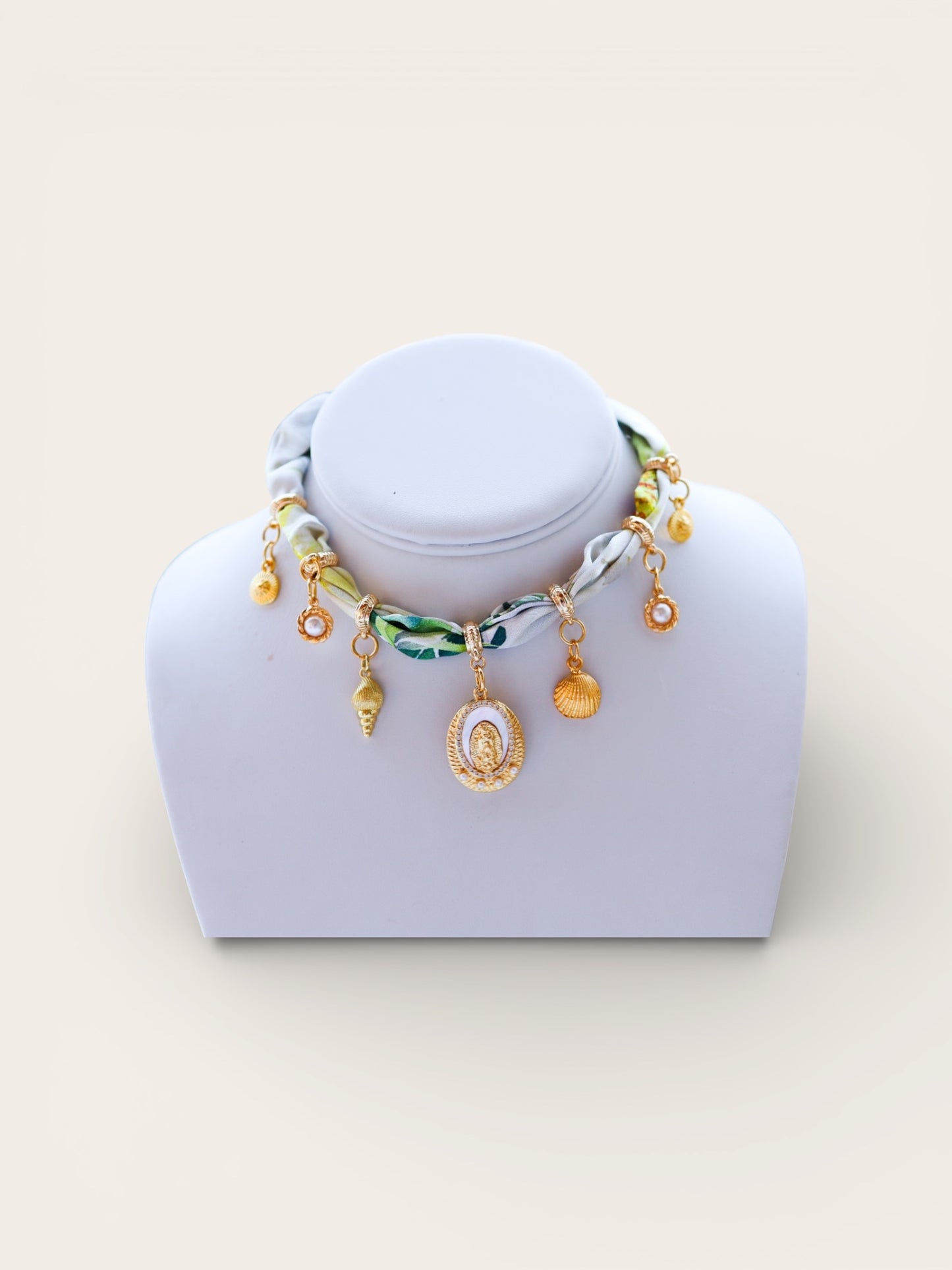 The Lucky Little Things Neckwrap