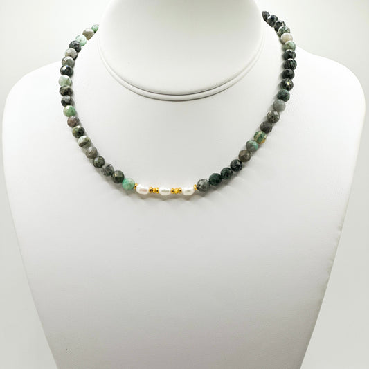 Emerald 3-Pearl Necklace