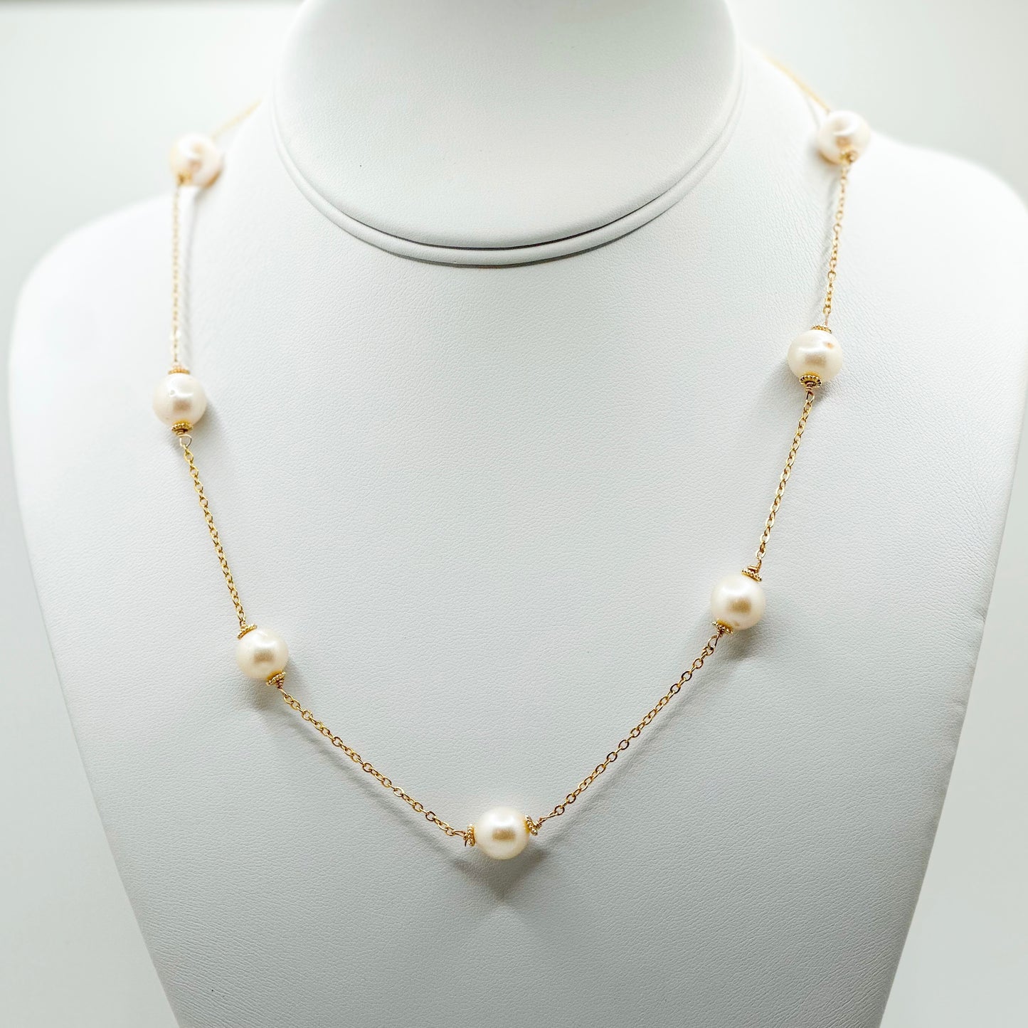 Gold And Pearls Necklace